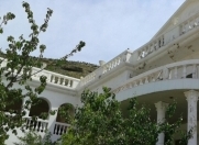 Satılır 12 otaqlı 500 m2 həyət evi Bayıl