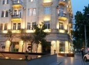 İcarəyə verilir 4 otaqlı 200 m2 köhnə tikili Sahil m.