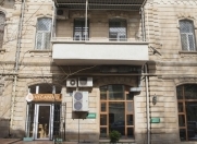 İcarəyə verilir 5 otaqlı 180 m2 köhnə tikili Sahil m.