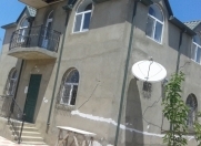 Satılır 4 otaqlı 200 m2 həyət evi Saray