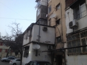 Satılır 2 otaqlı 45 m2 köhnə tikili Yasamal bazarı