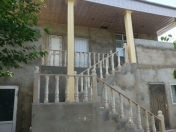 Satılır 4 otaqlı 240 m2 həyət evi Ramana