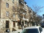 Satılır 2 otaqlı 47 m2 köhnə tikili 8 km