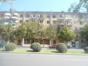 Satılır 2 otaqlı 56 m2 köhnə tikili Tibb Universiteti