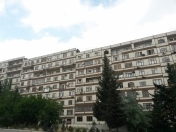 Satılır 2 otaqlı 60 m2 köhnə tikili Zərifə Əliyeva adına park