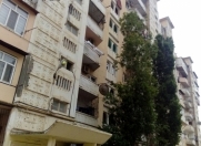 Satılır 4 otaqlı 100 m2 köhnə tikili İnşaatçılar m.