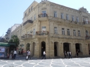 Satılır 4 otaqlı 120 m2 köhnə tikili Araz kinoteatrı