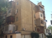 Satılır 4 otaqlı 100 m2 köhnə tikili Xalqlar Dostluğu m.