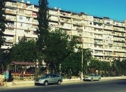 Satılır 3 otaqlı 70 m2 köhnə tikili Neapol dairəsi