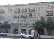İcarəyə verilir 4 otaqlı 155 m2 köhnə tikili Sahil m.