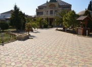 Satılır 7 otaqlı 2400 m2 həyət evi Novxanı