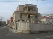 Satılır 7 otaqlı 340 m2 həyət evi Rəsulzadə