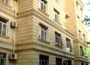 İcarəyə verilir 3 otaqlı 90 m2 köhnə tikili İçəri Şəhər m.