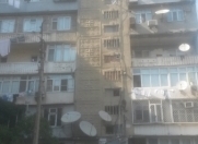 Satılır 3 otaqlı 65 m2 köhnə tikili İnşaatçılar m.