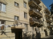 İcarəyə verilir 3 otaqlı 110 m2 köhnə tikili İçəri Şəhər m.