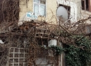 Satılır 2 otaqlı 42 m2 köhnə tikili Azadlıq prospekti m.