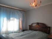 Satılır 5 otaqlı 120 m2 köhnə tikili Azadlıq prospekti m.