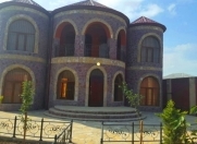 Satılır 8 otaqlı 360 m2 həyət evi Buzovna