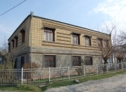 Satılır 8 otaqlı 200 m2 həyət evi Gəncə