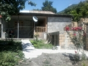 Satılır 4 otaqlı 77 m2 həyət evi Şəki