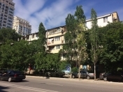 Satılır 3 otaqlı 80 m2 köhnə tikili Hüseyn Cavid parkı