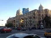 İcarəyə verilir 3 otaqlı 100 m2 köhnə tikili Sahil m.