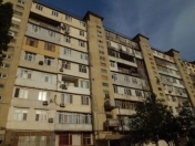Satılır 4 otaqlı 75 m2 köhnə tikili Xalqlar Dostluğu m.
