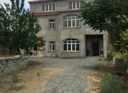 Satılır 12 otaqlı 420 m2 həyət evi Badamdar