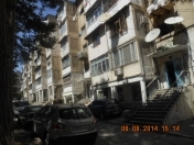 Satılır 3 otaqlı 90 m2 köhnə tikili Elmlər Akademiyası m.