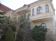 Satılır 10 otaqlı 600 m2 həyət evi Pedaqoji Universiteti