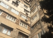 İcarəyə verilir 4 otaqlı 150 m2 köhnə tikili Gənclik m.