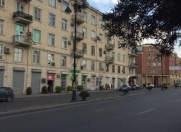 Satılır 3 otaqlı 80 m2 köhnə tikili Tibb Universiteti