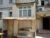 Satılır 4 otaqlı 90 m2 köhnə tikili Xalqlar Dostluğu m.
