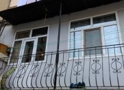 Satılır 4 otaqlı 90 m2 köhnə tikili İnşaatçılar m.