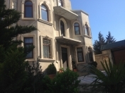 Satılır 8 otaqlı 330 m2 həyət evi Bakıxanov