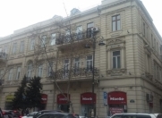 İcarəyə verilir 2 otaqlı 74 m2 köhnə tikili Sahil bağı