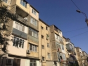 Satılır 2 otaqlı 42 m2 köhnə tikili Neftçilər m.