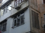 Satılır 4 otaqlı 100 m2 köhnə tikili Qələbə dairəsi