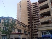 Satılır 4 otaqlı 176 m2 yeni tikili Nizami m.