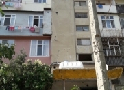 Satılır 2 otaqlı 75 m2 köhnə tikili Neapol dairəsi