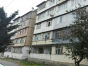 Satılır 4 otaqlı 90 m2 köhnə tikili 8 km