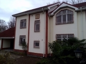 Satılır 8 otaqlı 700 m2 həyət evi Quba