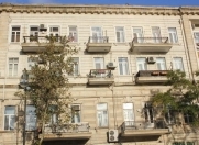 İcarəyə verilir 1 otaqlı 40 m2 köhnə tikili Nəsimi r.