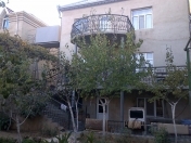 Satılır 8 otaqlı 300 m2 həyət evi Köhnə Günəşli
