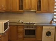 İcarəyə verilir 3 otaqlı 100 m2 köhnə tikili Sahil m.