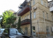 İcarəyə verilir 6 otaqlı 350 m2 köhnə tikili İçəri Şəhər m.