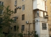 Satılır 3 otaqlı 70 m2 köhnə tikili Elmlər Akademiyası m.