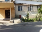 Satılır 8 otaqlı 220 m2 köhnə tikili Azadlıq prospekti m.