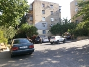 Satılır 1 otaqlı 30 m2 köhnə tikili İnşaatçılar m.