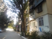 Satılır 3 otaqlı 60 m2 köhnə tikili Moskva univermağı